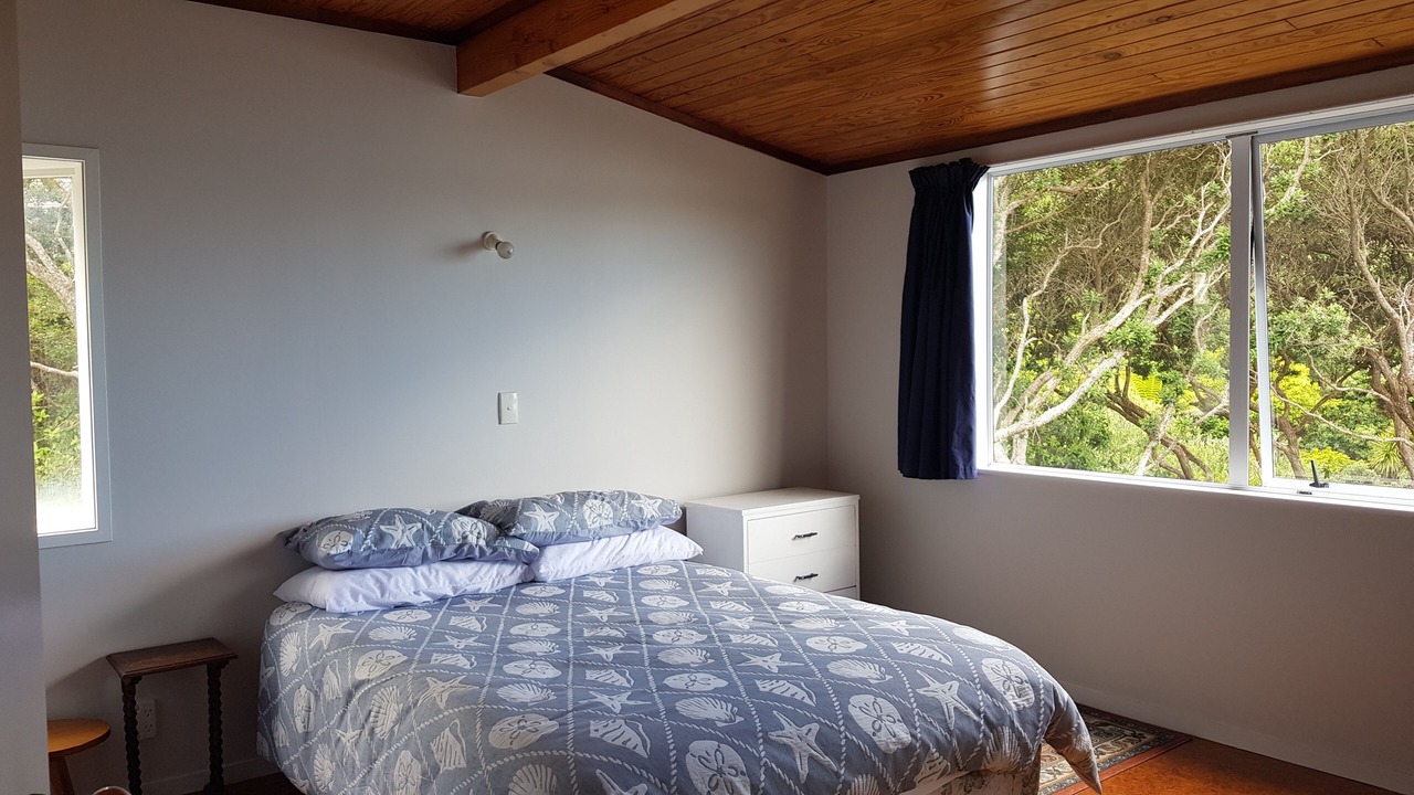 Photo of Bedroom in Langs Beach