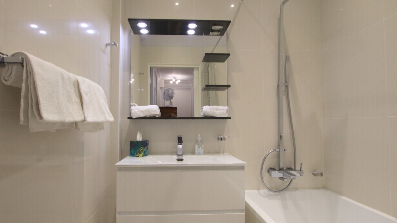 Photo of Bathroom in Vernier