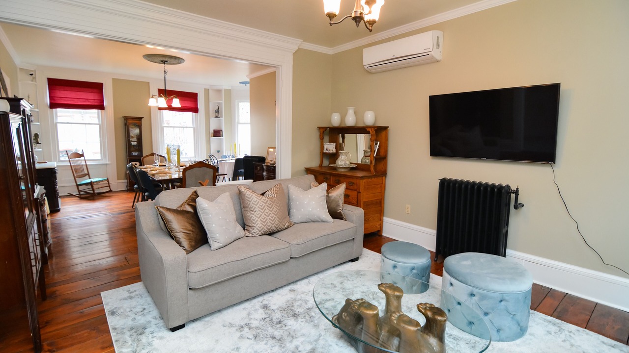 Photo of Livingroom in Ashfield