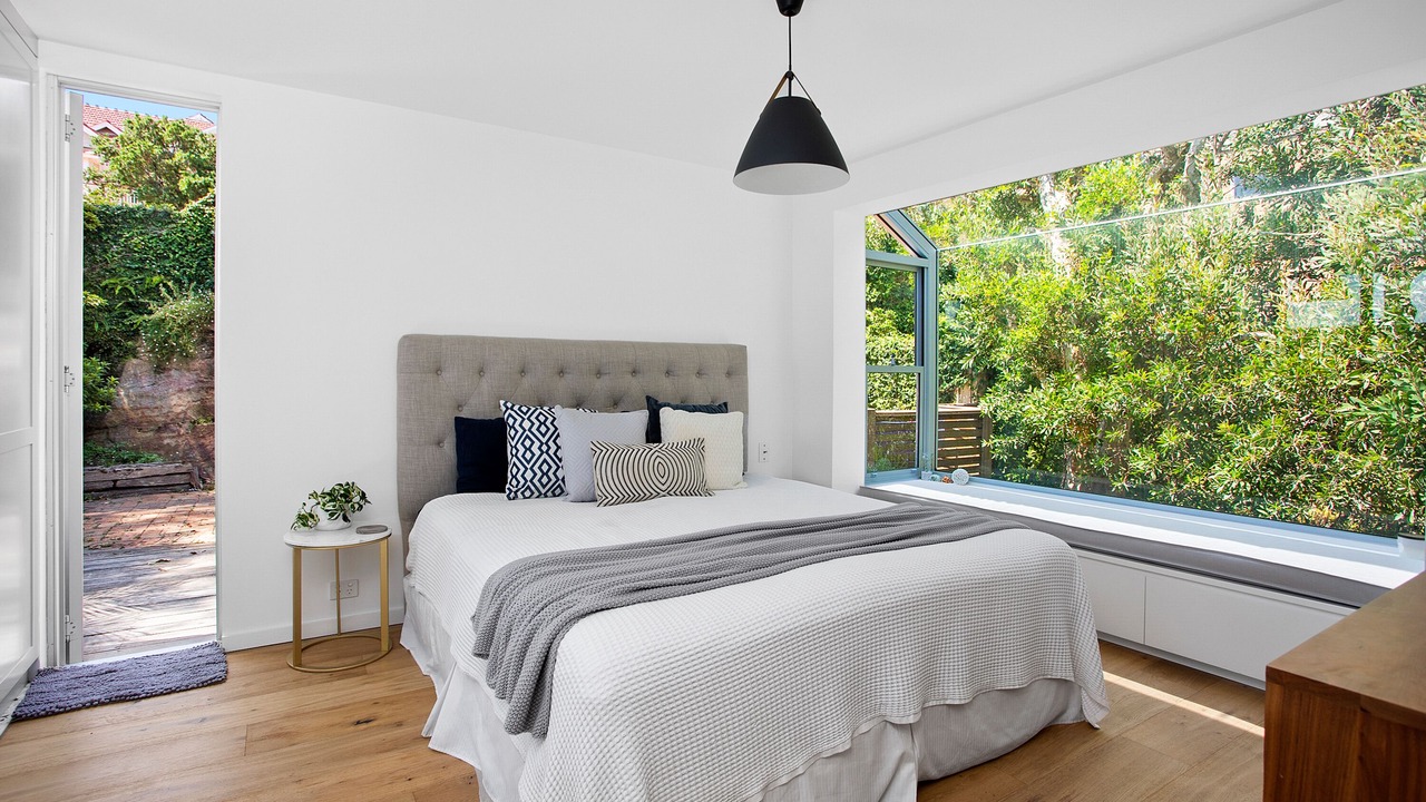 Photo of Others in Fairlight