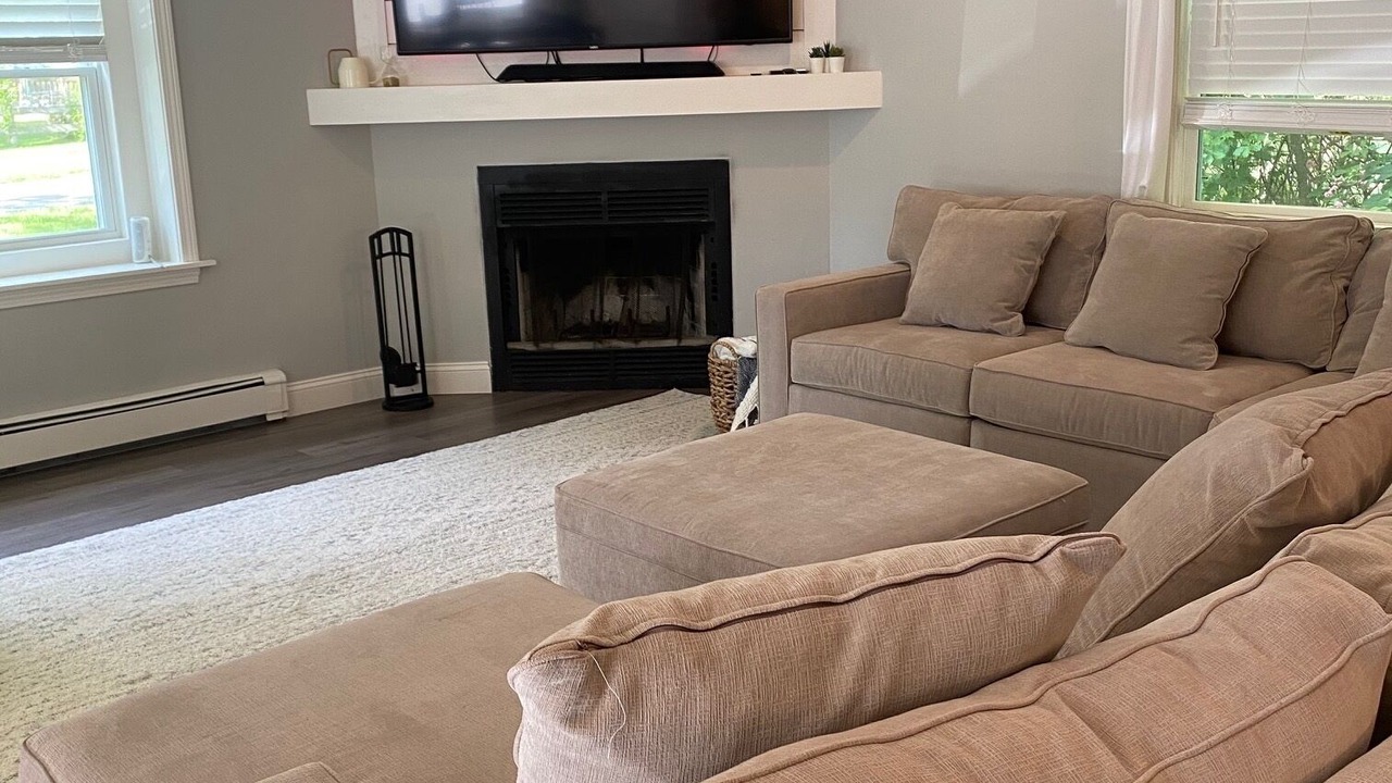 Photo of Livingroom in Old Saybrook