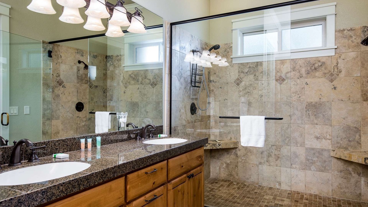 Photo of Bathroom in Dunes City