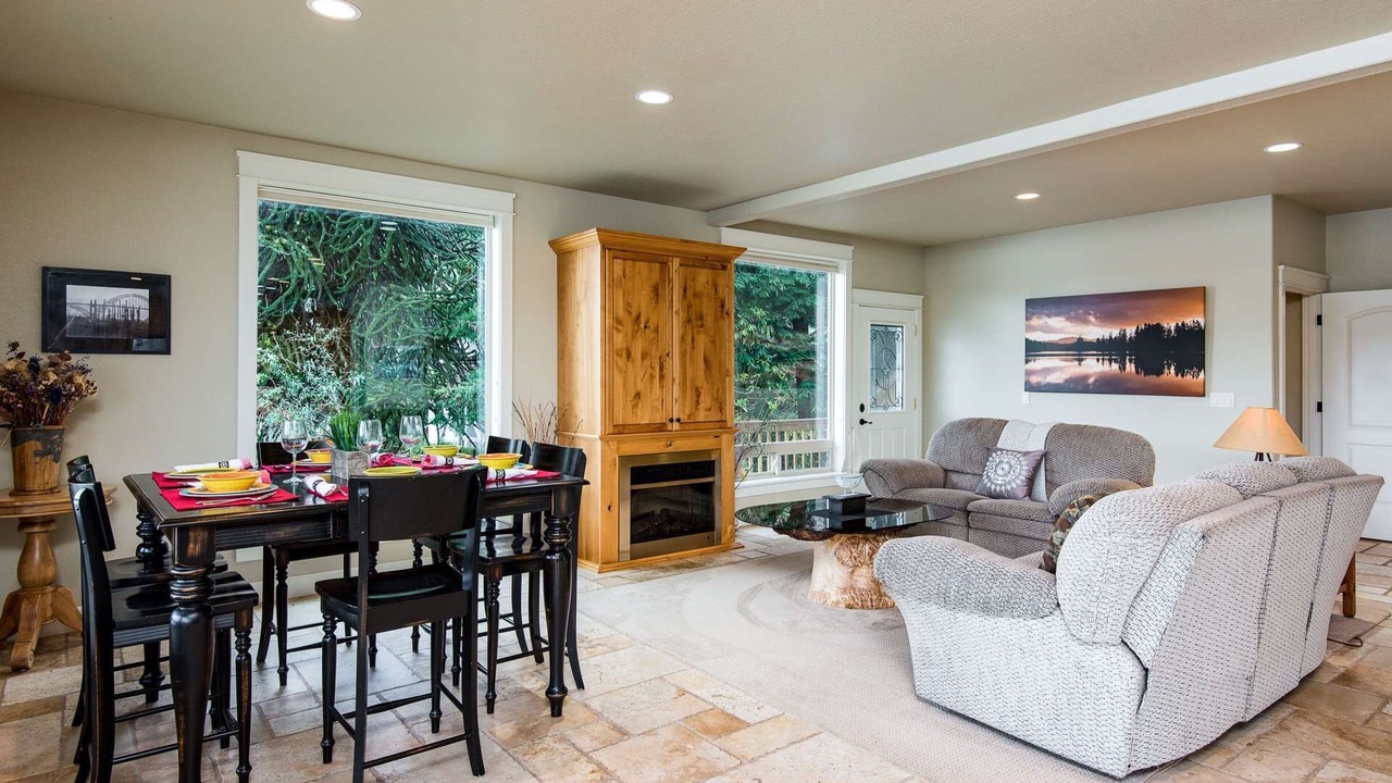 Photo of Bedroom in Dunes City