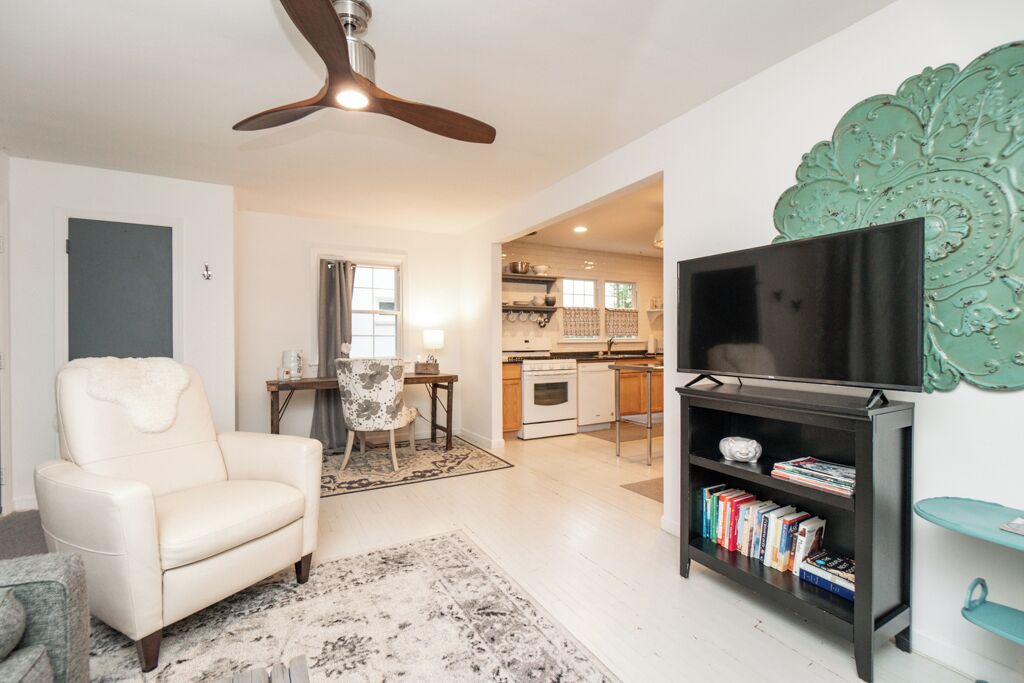 Photo of Livingroom in Old Irving Park