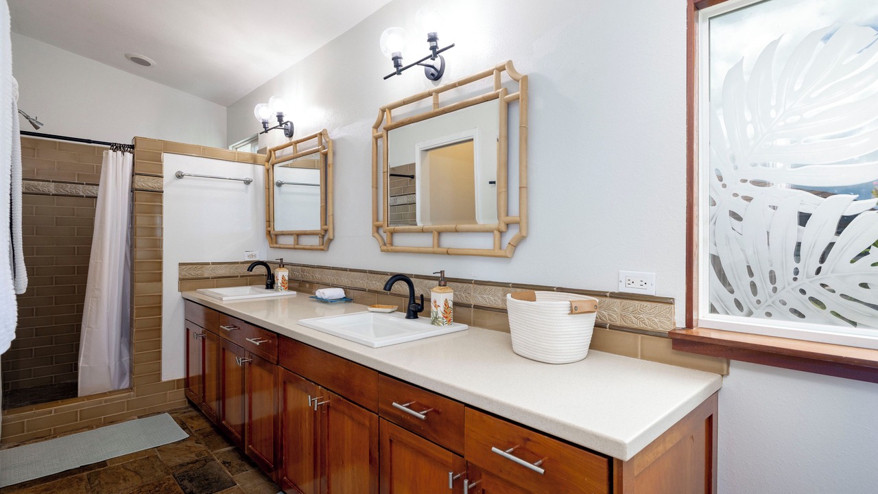 Photo of Bathroom in Mokuleia