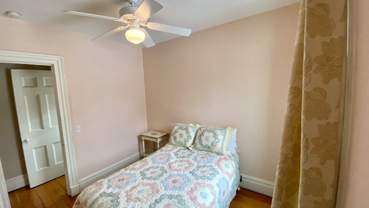 Photo of Bedroom in Oswego
