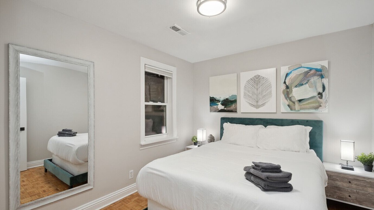 Photo of Bedroom in Near North Side