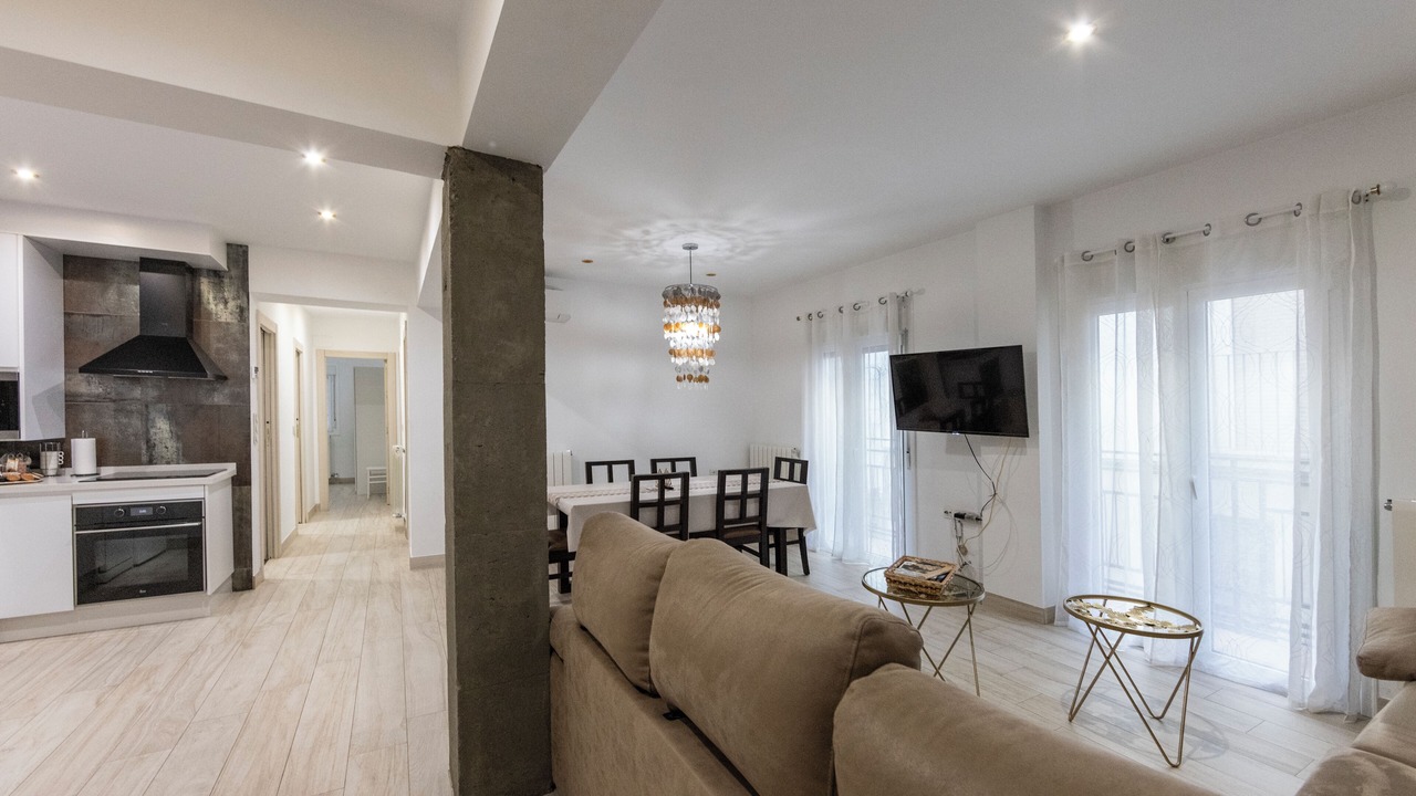 Photo of Livingroom in Central District