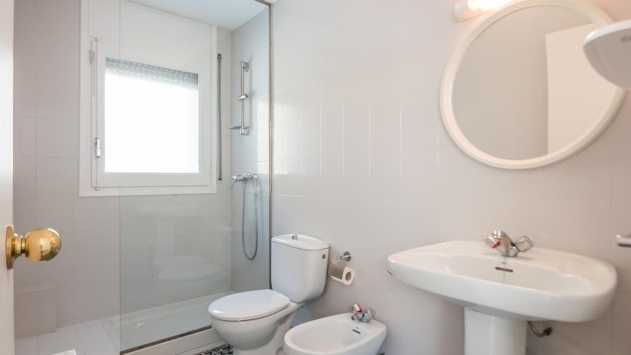 Photo of Bathroom in Incles