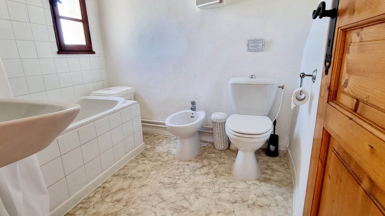 Photo of Bathroom in Caixas