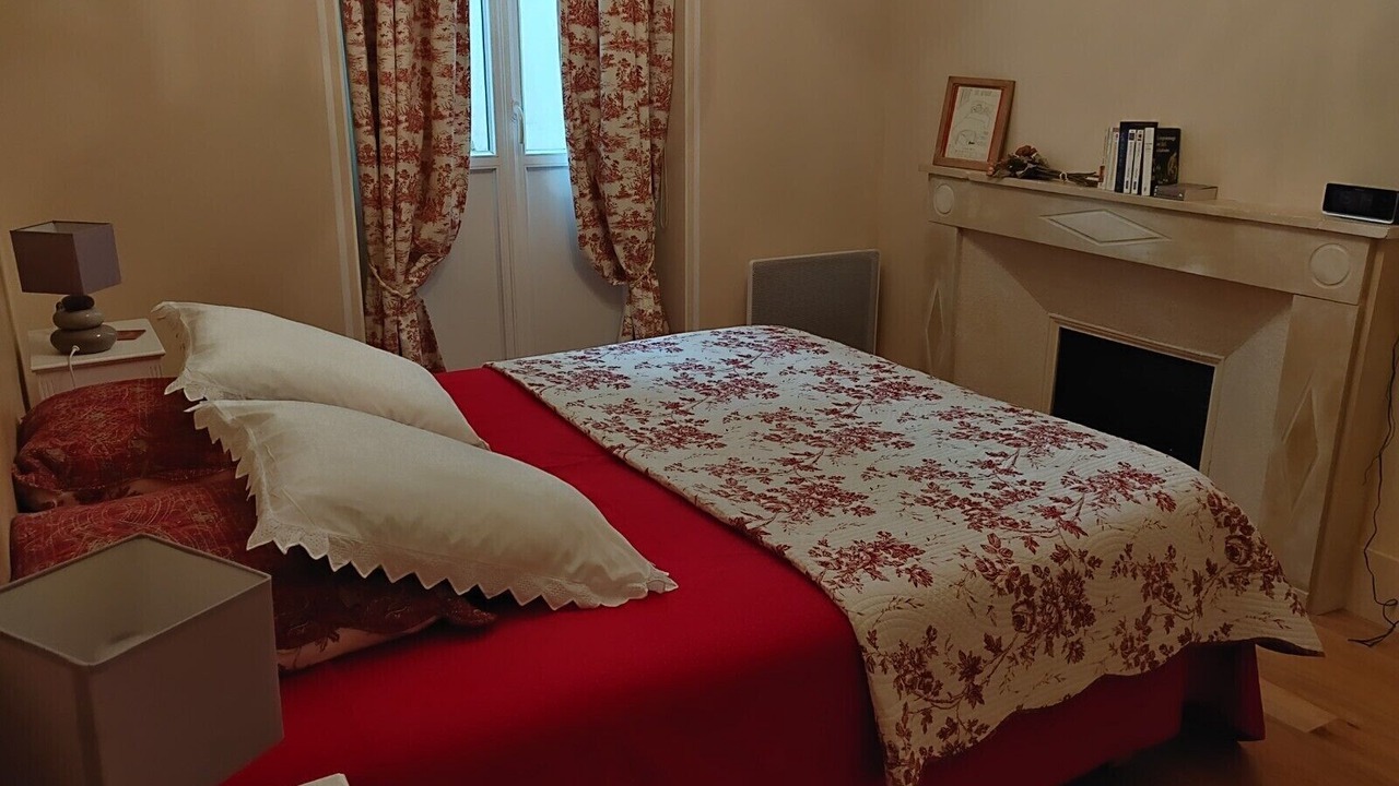 Photo of Bedroom in Carmes