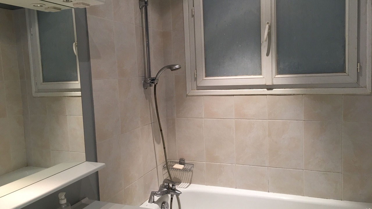 Photo of Bathroom in Quartier de l'Ecole-Militaire