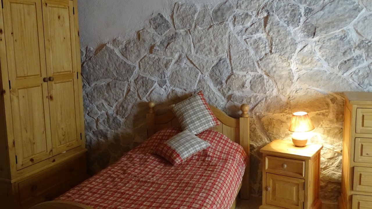 Photo of Bedroom in Chateauneuf-Miravail