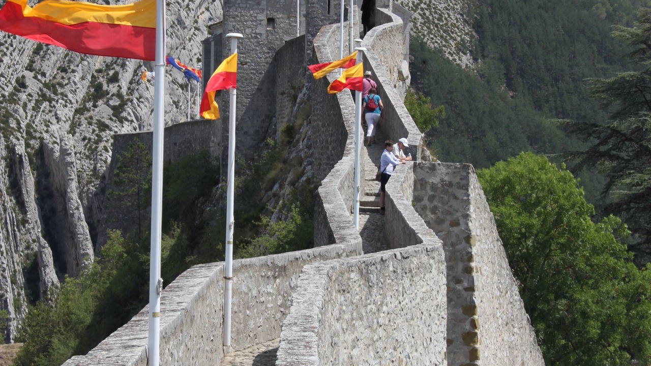 Photo of Others in Chateauneuf-Miravail