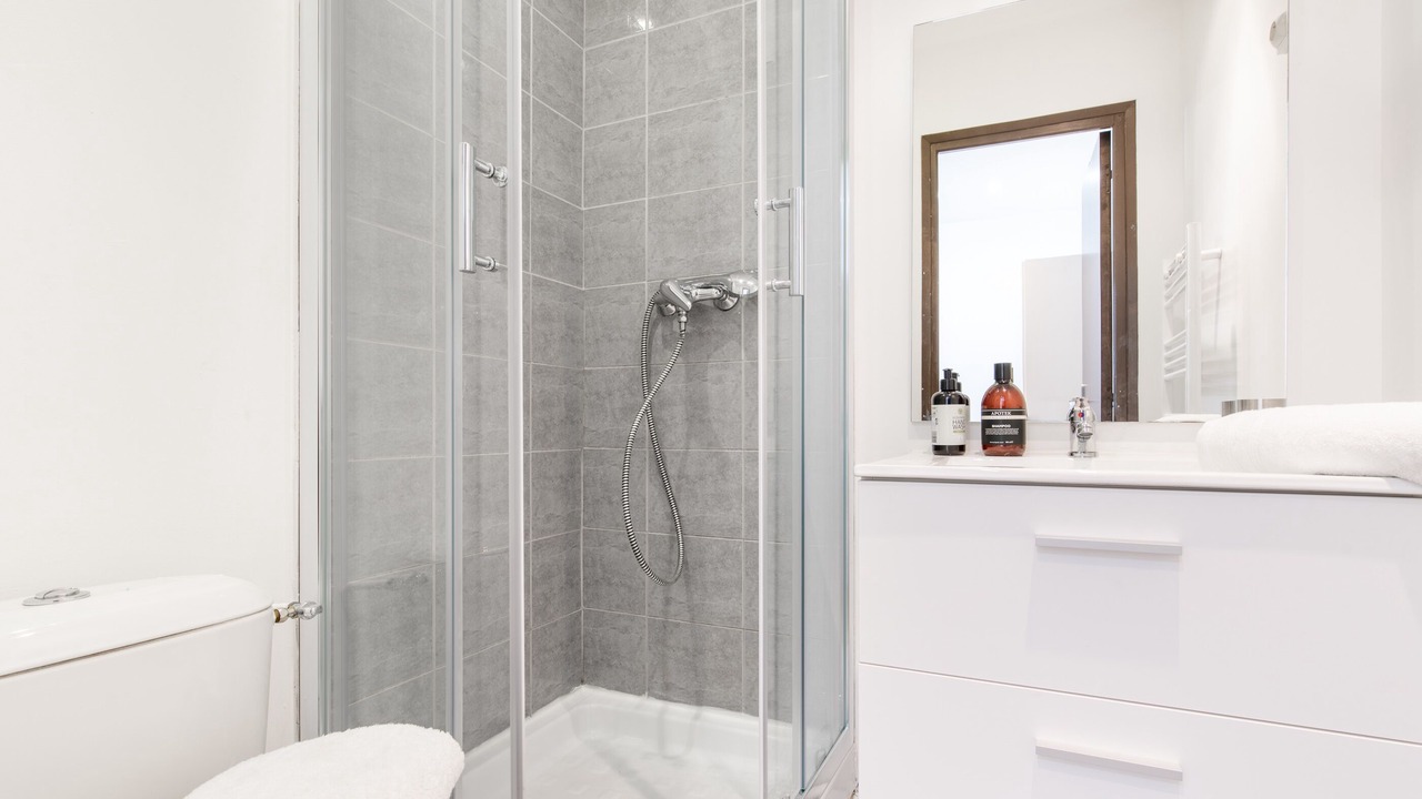 Photo of Bathroom in 4th Arrondissement
