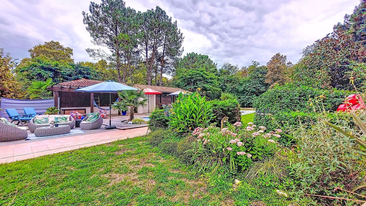 Photo of Outdoor in Saint-Vincent-de-Paul