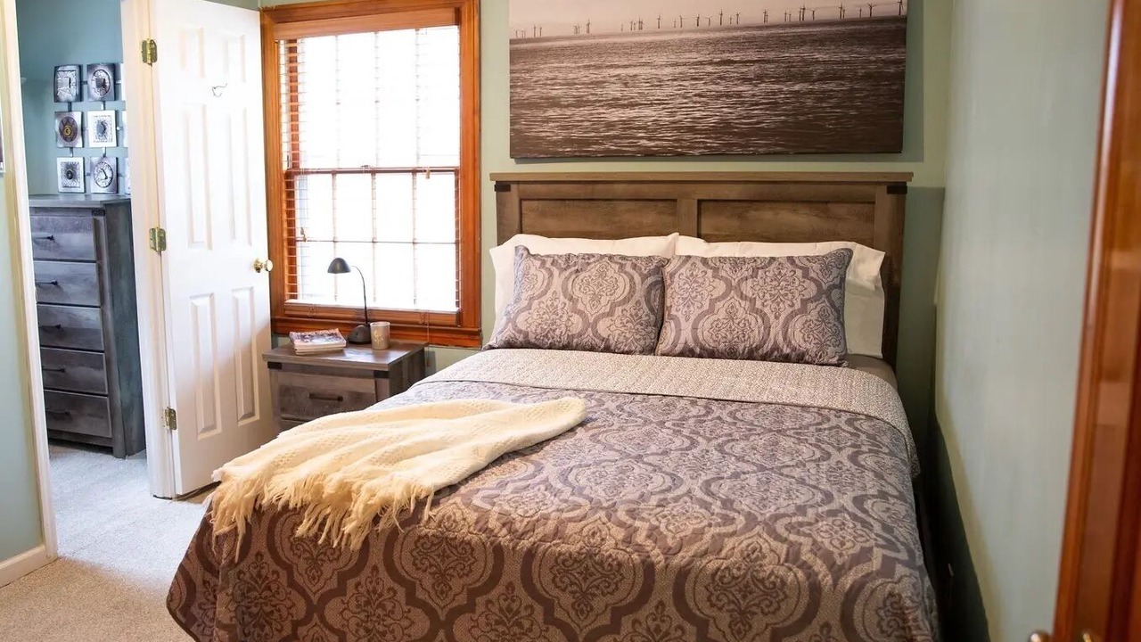 Photo of Bedroom in Hendersonville