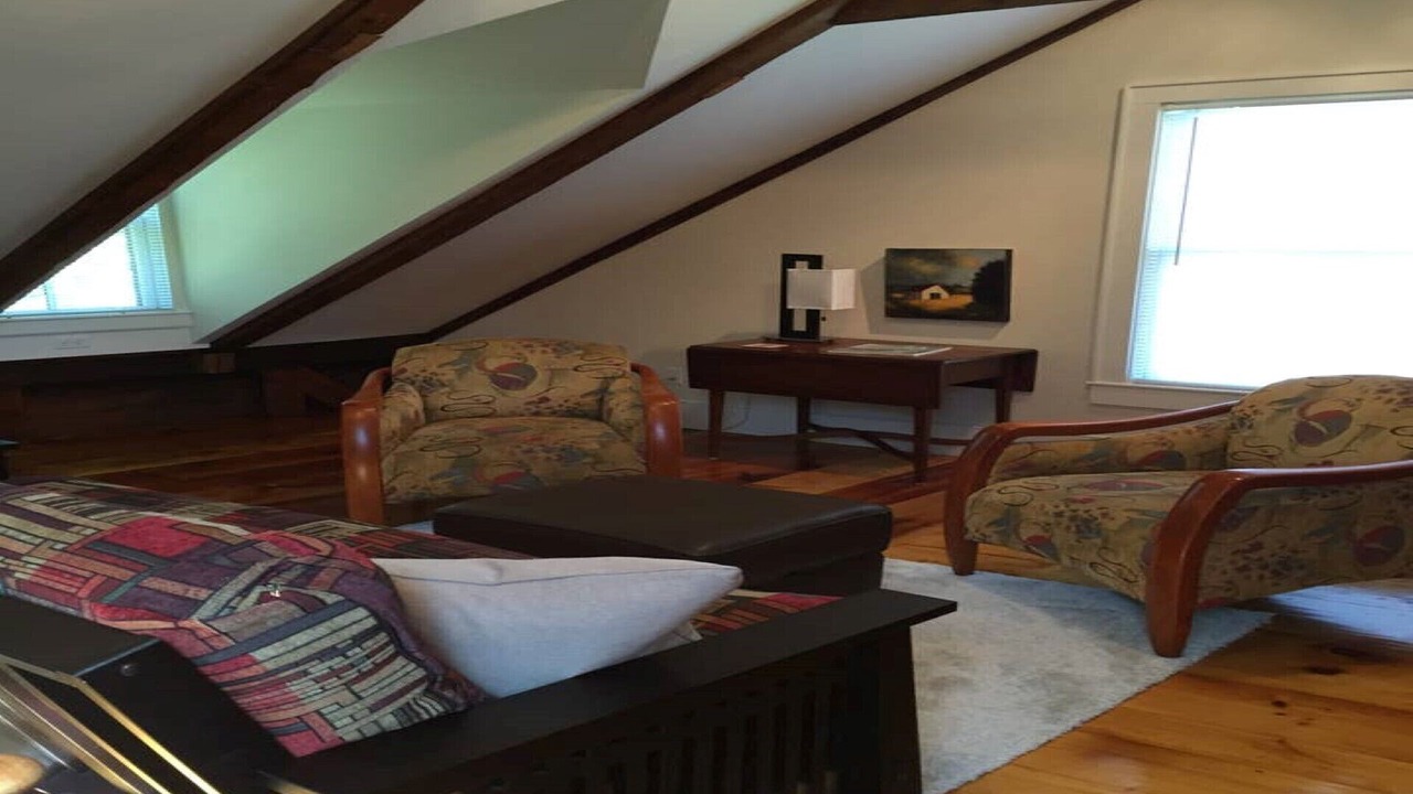 Photo of Others in Town Hill