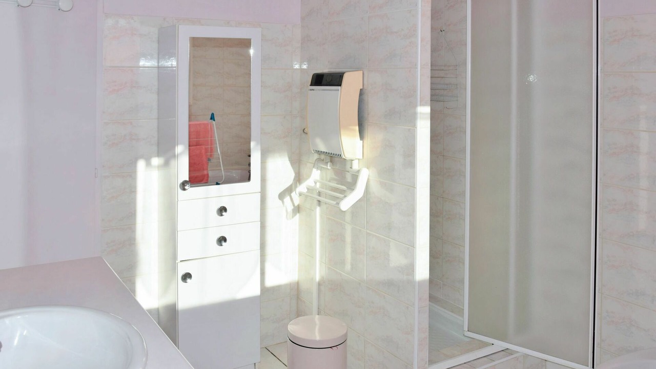 Photo of Bathroom in Blanquefort-sur-Briolance