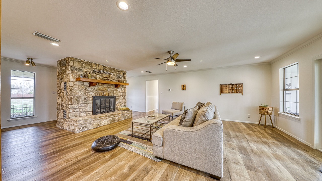 Photo of Livingroom in Liberty Hill
