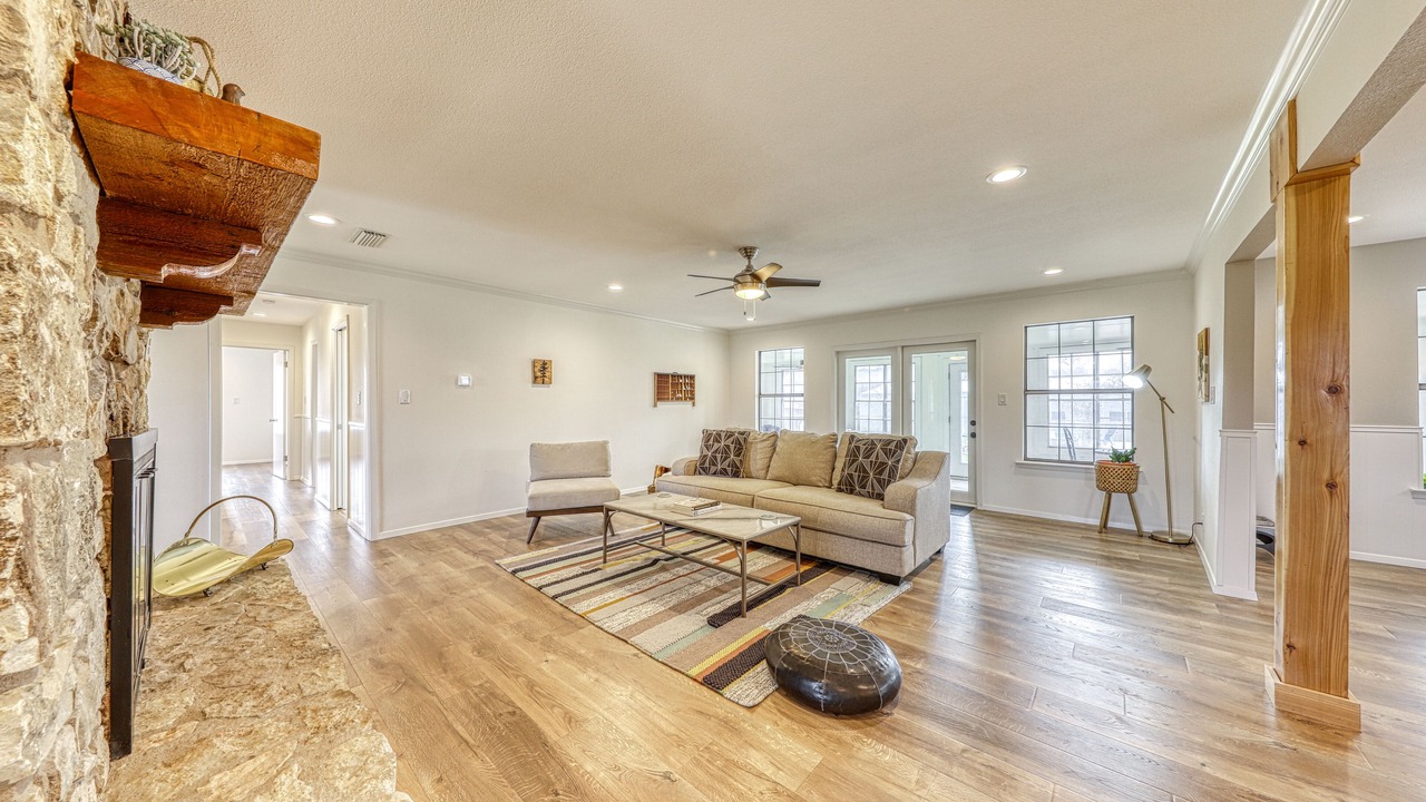 Photo of Livingroom in Liberty Hill