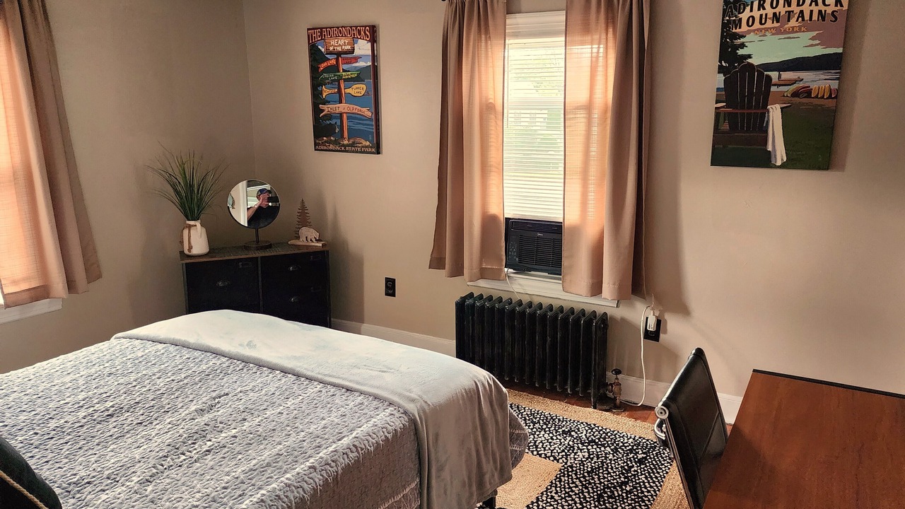Photo of Bedroom in Saratoga Springs