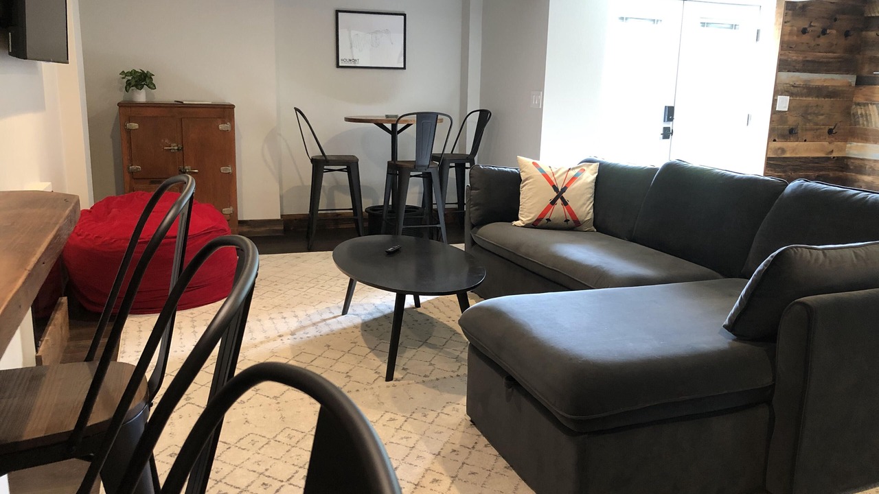 Photo of Livingroom in Ellicottville