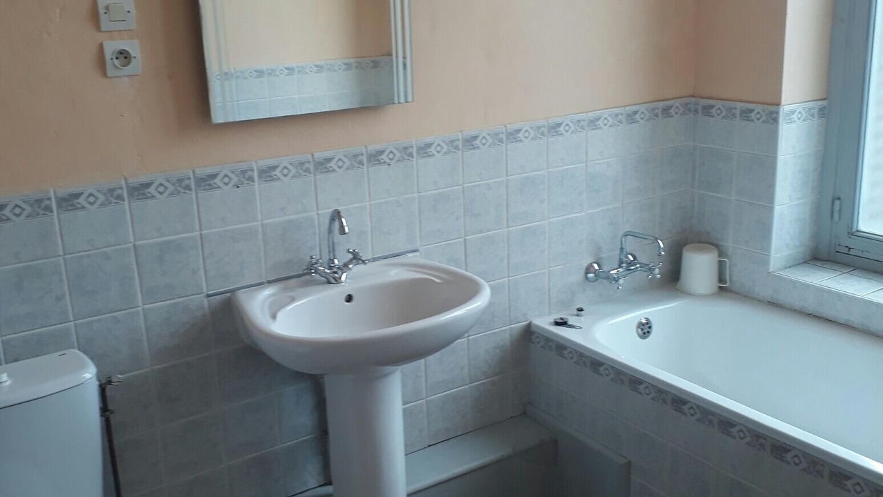 Photo of Bathroom in Perreux