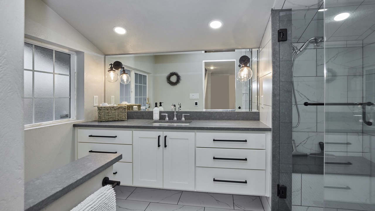Photo of Bathroom in Cal Young