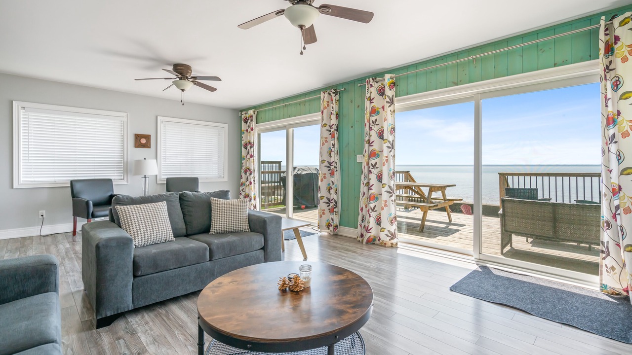 Photo of Bedroom in Crystal Beach