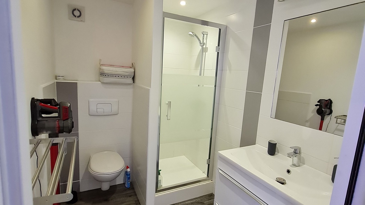 Photo of Bathroom in Veigne