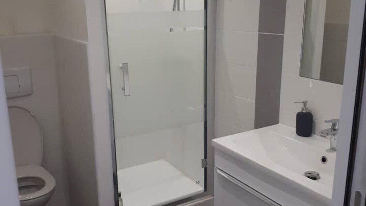 Photo of Bathroom in Veigne