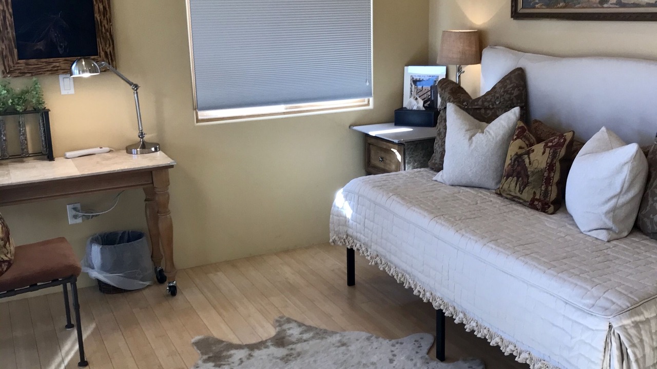 Photo of Livingroom in South Capitol