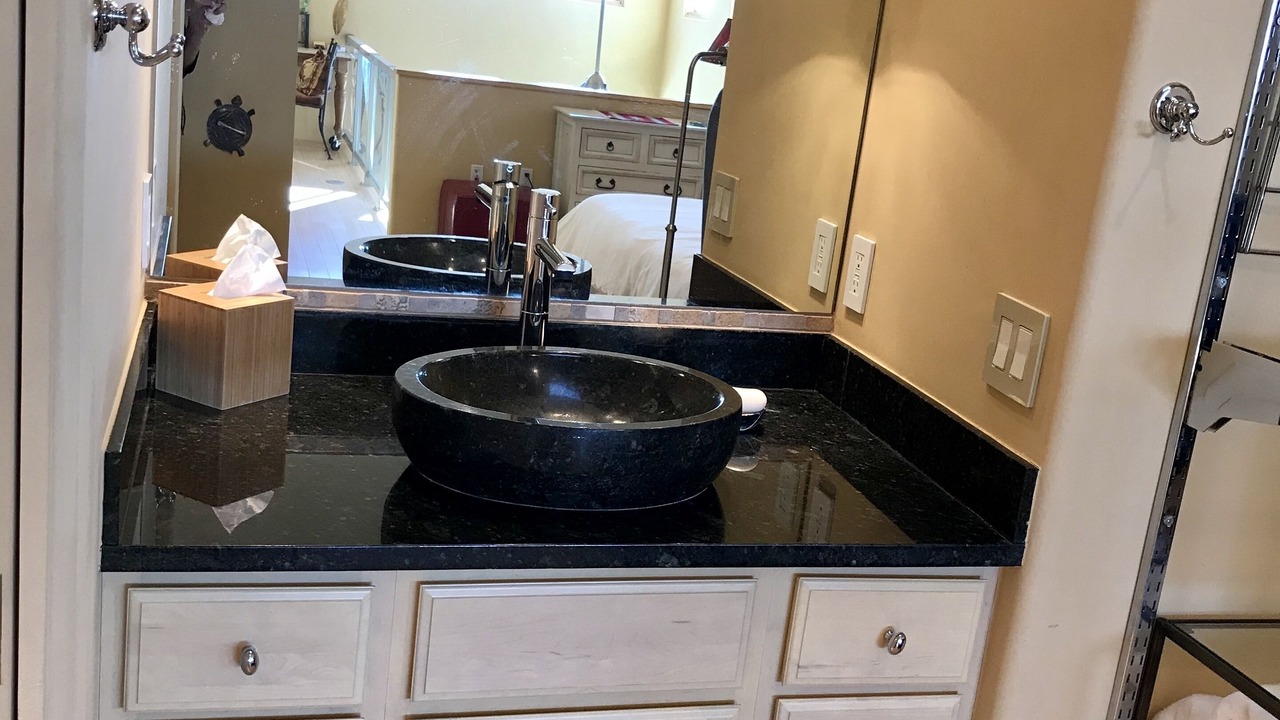 Photo of Bathroom in South Capitol