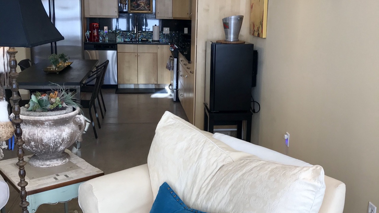 Photo of Livingroom in South Capitol