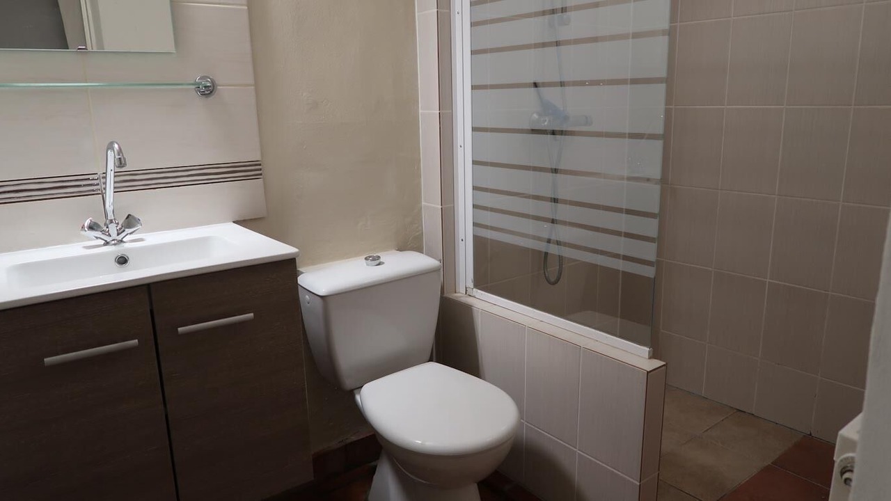 Photo of Bathroom in Sauveterre-la-Lemance