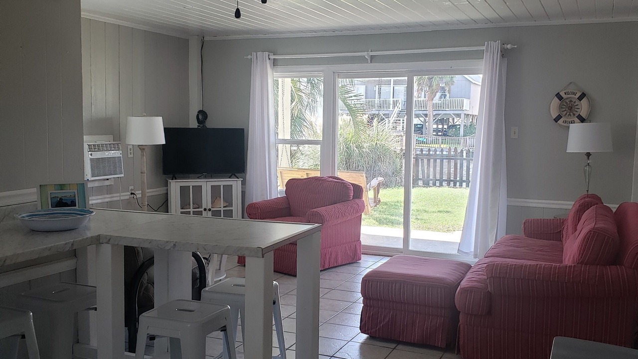Photo of Livingroom in Holden Beach