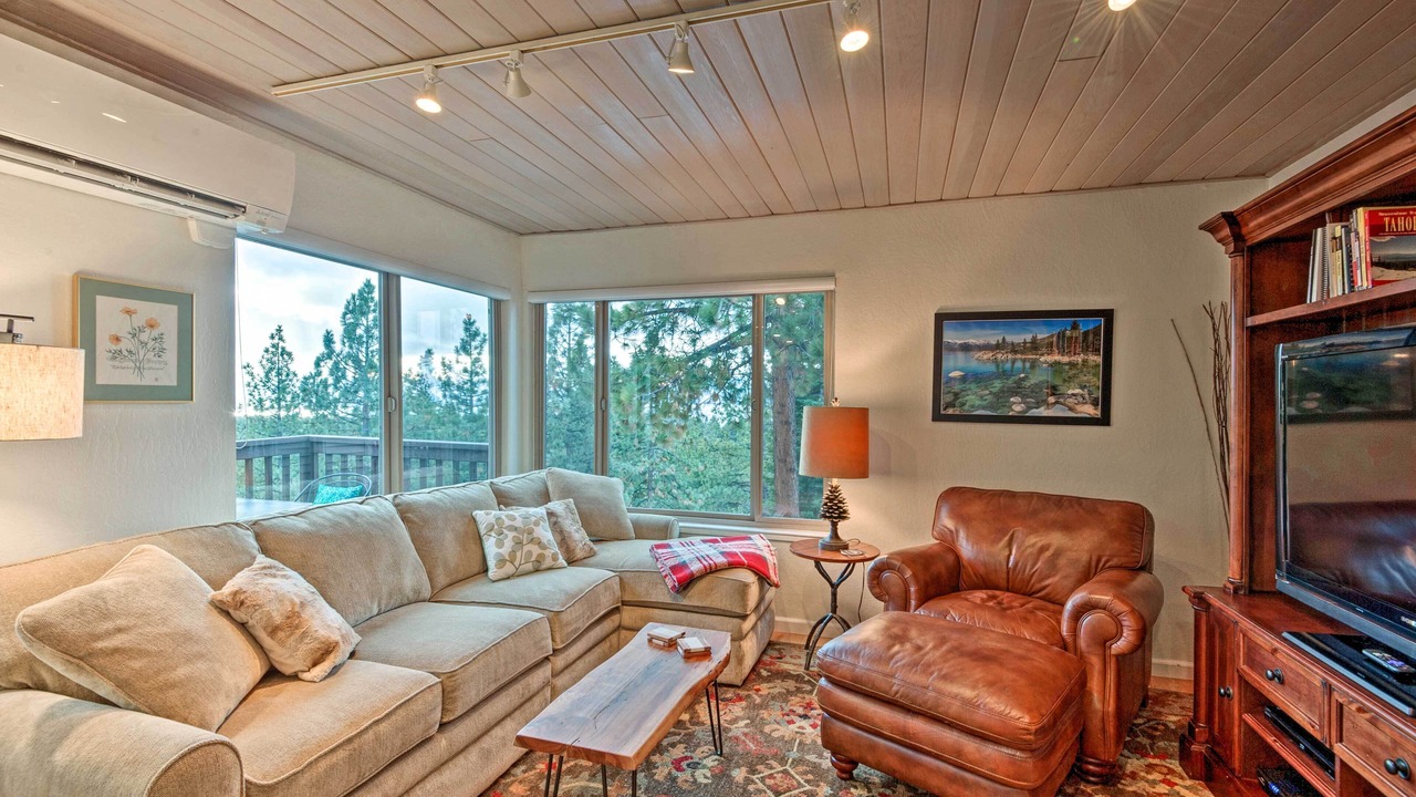 Photo of Livingroom in Zephyr Cove