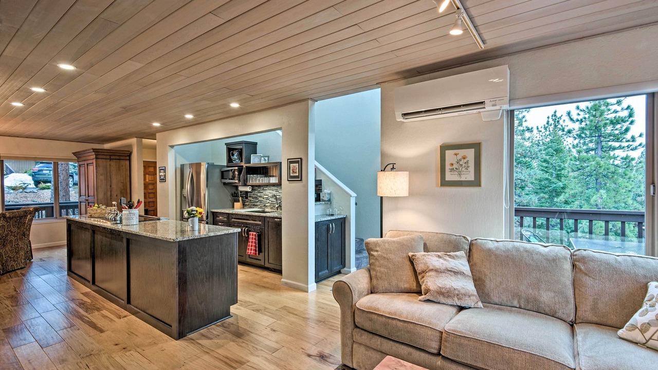 Photo of Livingroom in Zephyr Cove