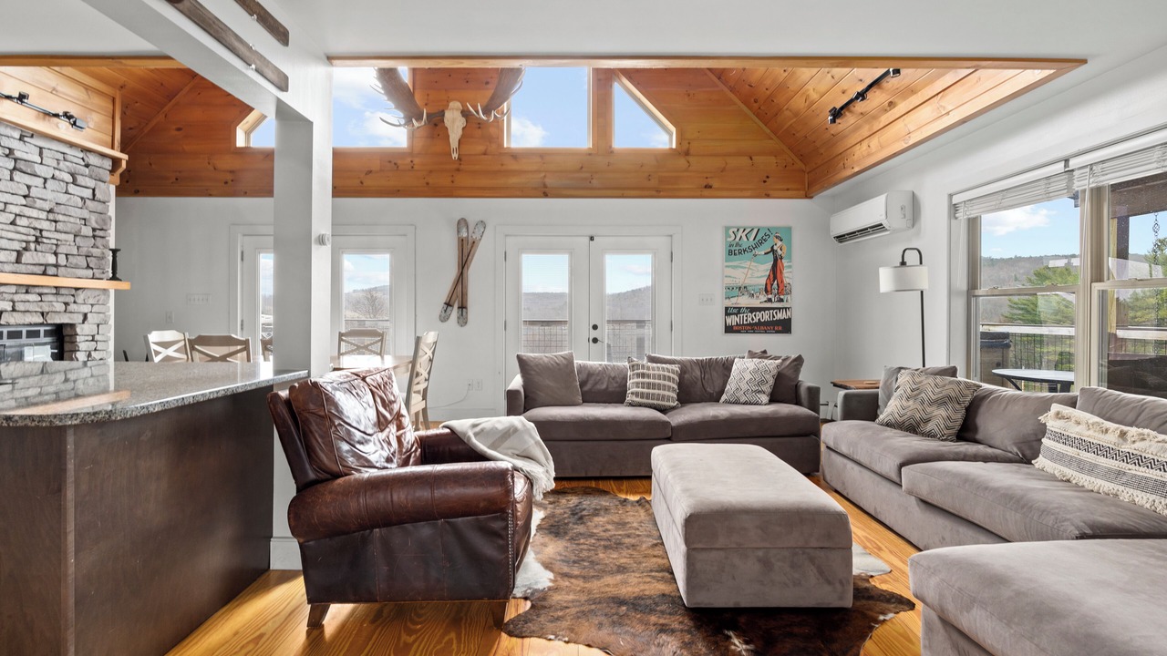 Photo of Livingroom in East Chatham