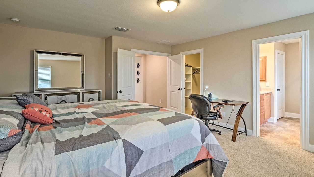 Photo of Bedroom in Manor