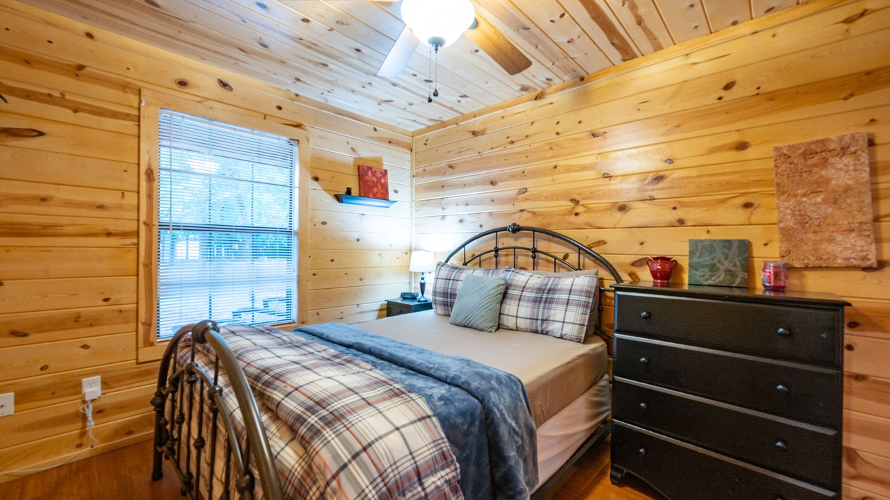Photo of Bedroom in Smithville