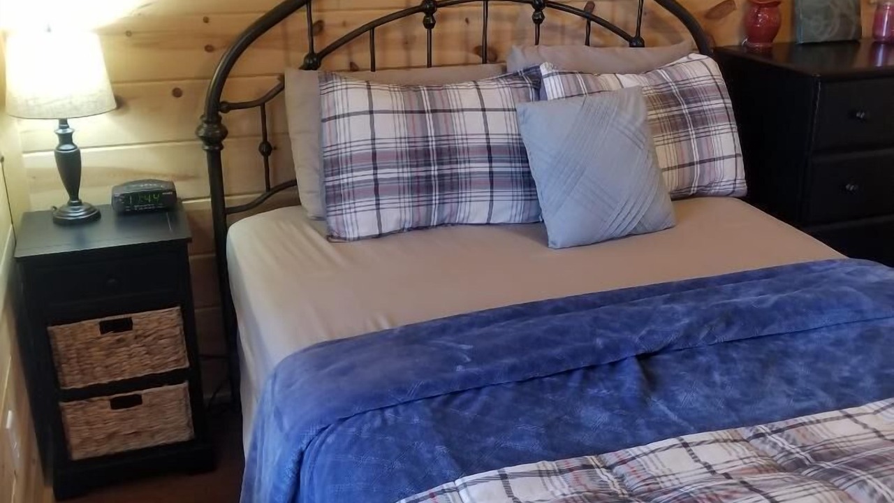 Photo of Bedroom in Smithville