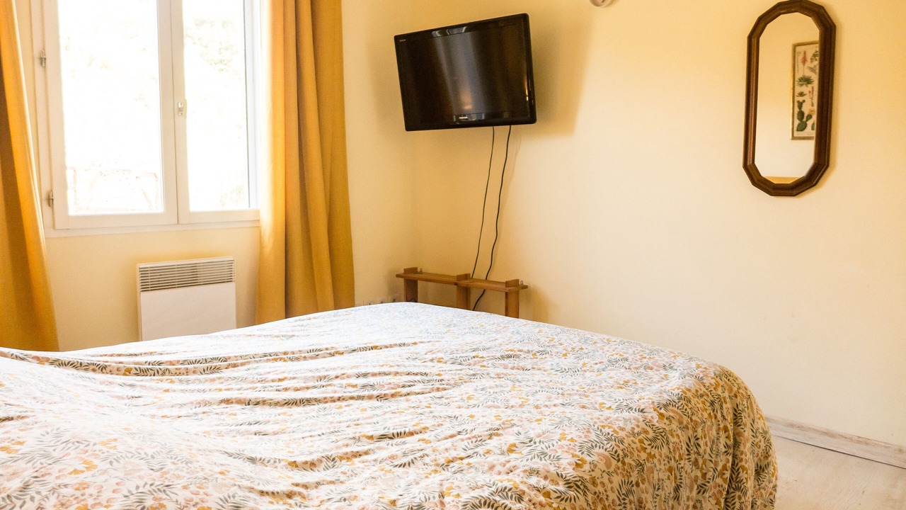 Photo of Bedroom in Felines-Termenes
