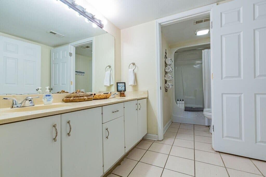 Photo of Bathroom in East Ridge