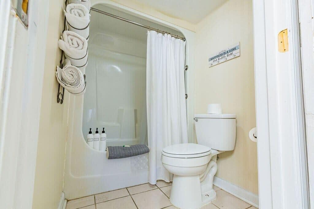 Photo of Bathroom in East Ridge
