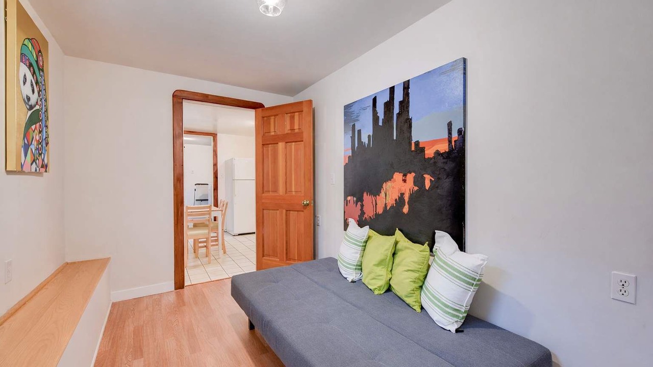 Photo of Bedroom in Golden Gate