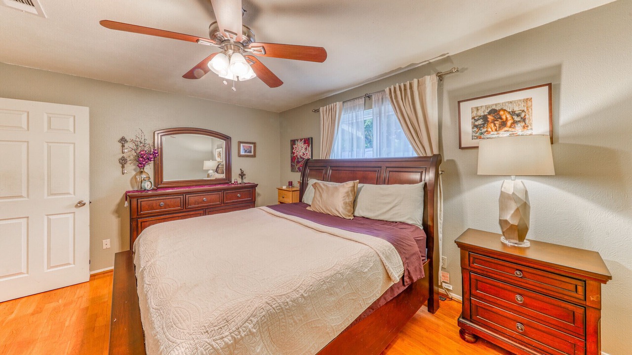 Photo of Bedroom in Benbrook