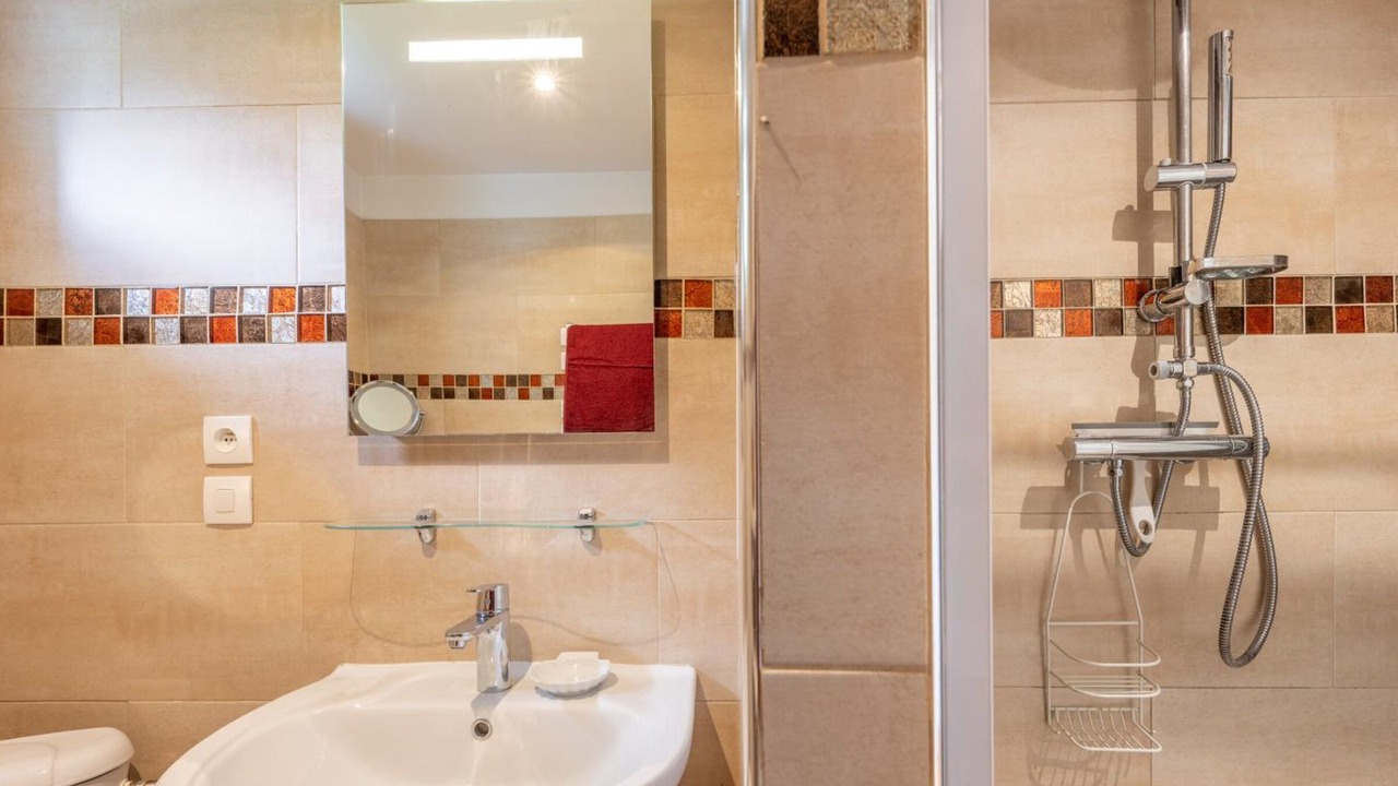 Photo of Bathroom in Martincourt