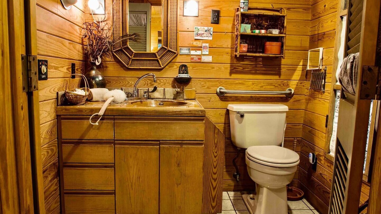 Photo of Bathroom in Van Zandt County